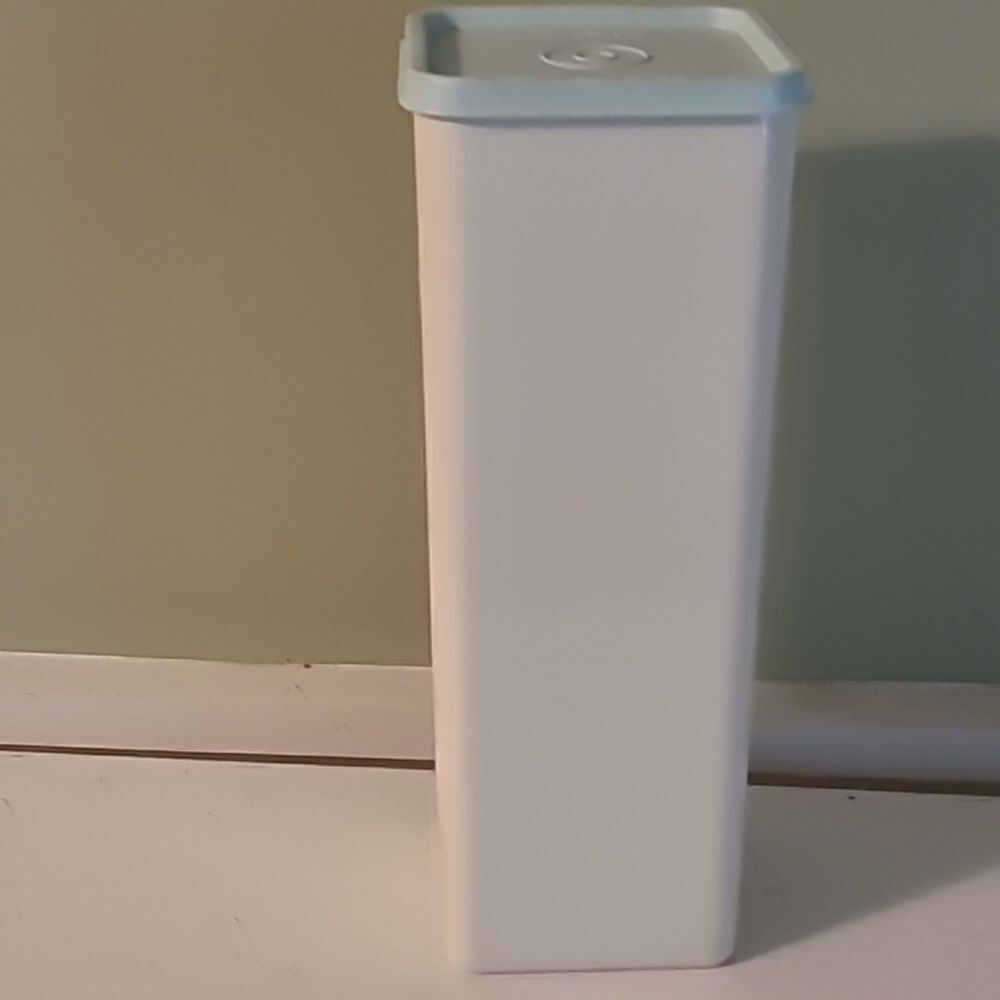 Tupperware Velveeta Keeper - Picture 7 of 12